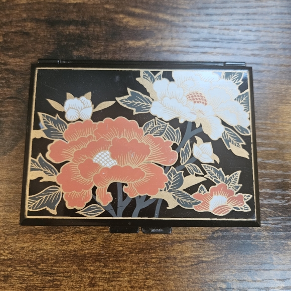 Vintage Lacquer tissue case with make-up mirror new in box - Picture 3 of 6